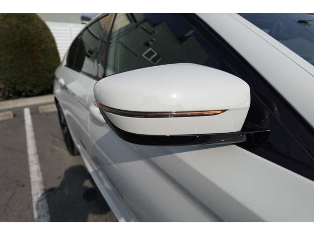 ＢＭＷ ５シリーズ ５２３Ｄ Ｘドライブ Ｍスポーツ ディーゼルターボ ４ＷＤ R4年 (近畿) 99