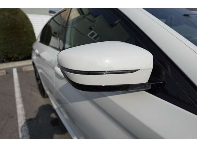 ＢＭＷ ５シリーズ ５２３Ｄ Ｘドライブ Ｍスポーツ ディーゼルターボ ４ＷＤ R4年 (近畿) 99