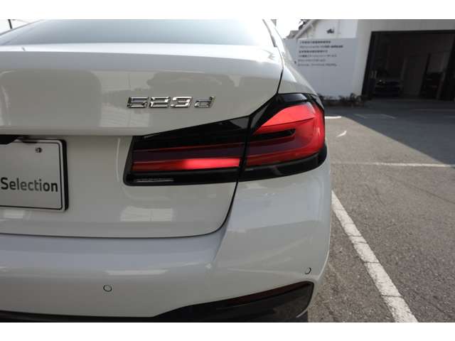 ＢＭＷ ５シリーズ ５２３Ｄ Ｘドライブ Ｍスポーツ ディーゼルターボ ４ＷＤ R4年 (近畿) 99