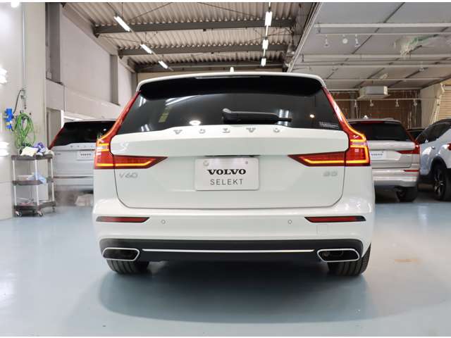 ボルボ Ｖ６０ Ｂ５　インスクリプション R4年 (近畿) 99