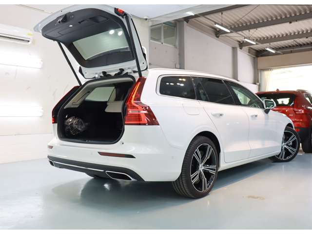 ボルボ Ｖ６０ Ｂ５　インスクリプション R4年 (近畿) 99
