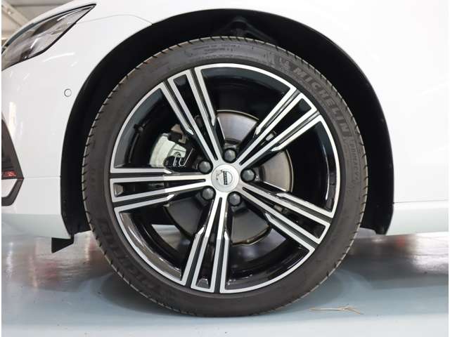 ボルボ Ｖ６０ Ｂ５　インスクリプション R4年 (近畿) 99