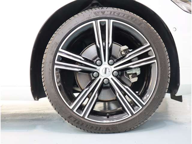 ボルボ Ｖ６０ Ｂ５　インスクリプション R4年 (近畿) 99