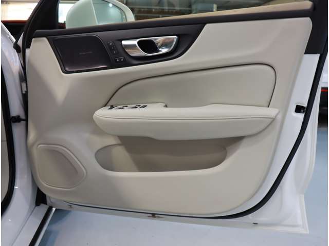 ボルボ Ｖ６０ Ｂ５　インスクリプション R4年 (近畿) 99