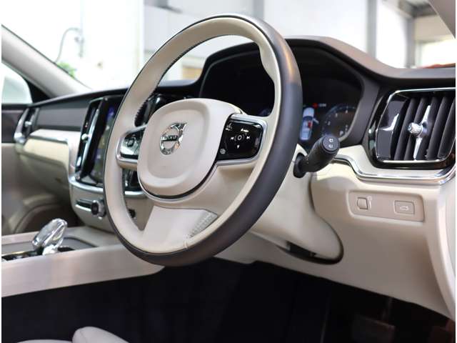 ボルボ Ｖ６０ Ｂ５　インスクリプション R4年 (近畿) 99