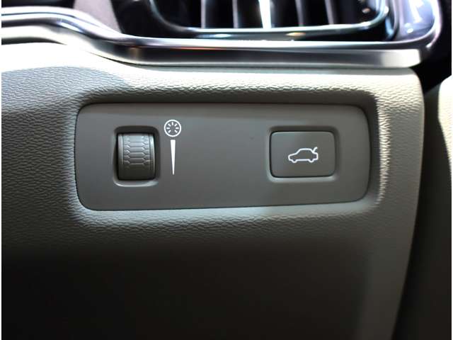 ボルボ Ｖ６０ Ｂ５　インスクリプション R4年 (近畿) 99