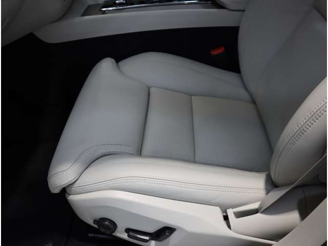 ボルボ Ｖ６０ Ｂ５　インスクリプション R4年 (近畿) 99