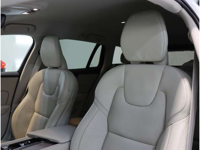 ボルボ Ｖ６０ Ｂ５　インスクリプション R4年 (近畿) 99