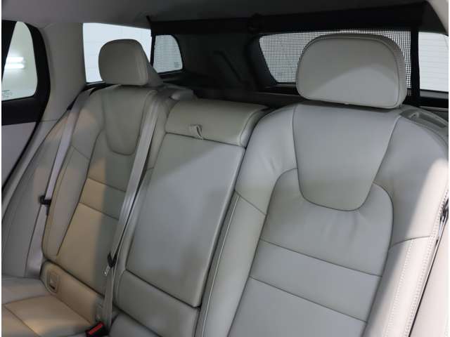 ボルボ Ｖ６０ Ｂ５　インスクリプション R4年 (近畿) 99