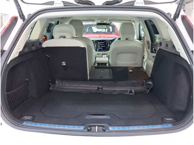 ボルボ Ｖ６０ Ｂ５　インスクリプション R4年 (近畿) 99