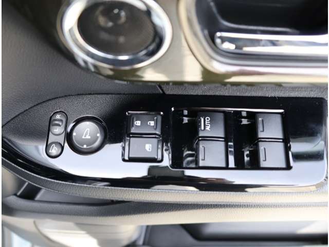 ホンダ Ｎ　ＢＯＸ カスタム ６６０ Ｇ Ｌ ターボ ホンダセンシング R2年 (関東) 99