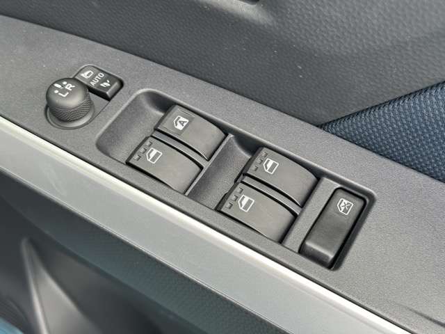 トヨタ ルーミー １．０ カスタム Ｇ R4年 (東海) 99