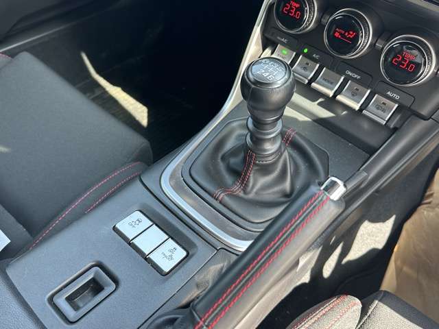 スバル ＢＲＺ ２．４ Ｒ R4年 (東海) 99