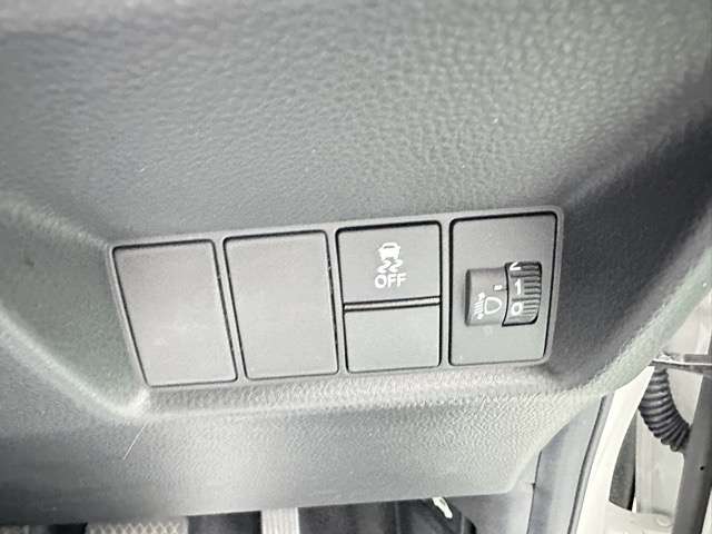 ホンダ フィット　ハイブリッド １．５ Ｅ：ＨＥＶ ＲＳ R5年 (東海) 99