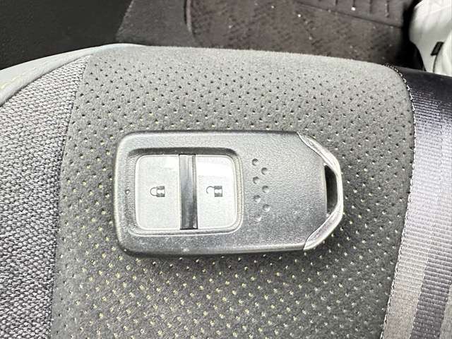 ホンダ フィット　ハイブリッド １．５ Ｅ：ＨＥＶ ＲＳ R5年 (東海) 99