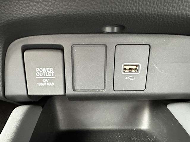 ホンダ フィット　ハイブリッド １．５ Ｅ：ＨＥＶ ＲＳ R5年 (東海) 99