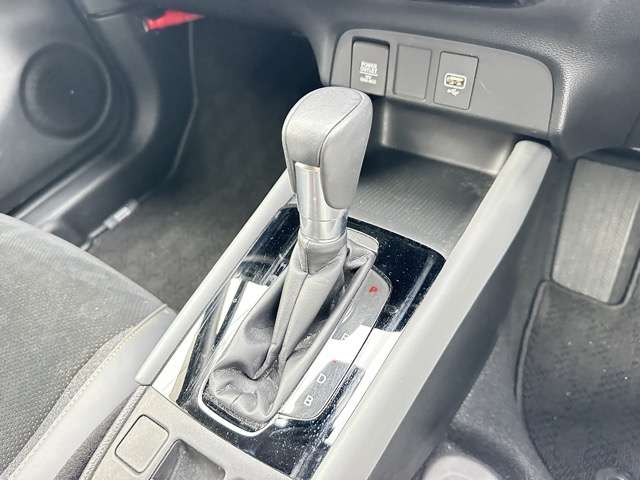 ホンダ フィット　ハイブリッド １．５ Ｅ：ＨＥＶ ＲＳ R5年 (東海) 99