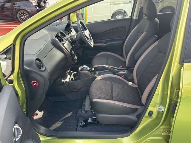 日産 ノート １．２ Ｅ－ＰＯＷＥＲ メダリスト H29年 (東海) 99