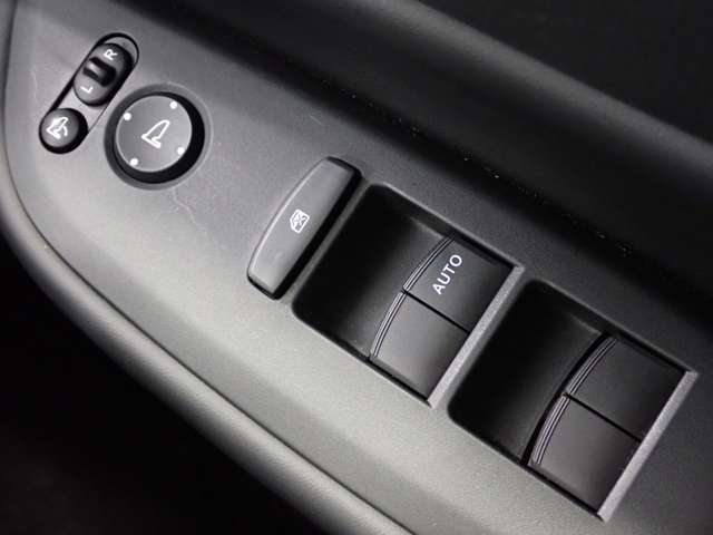 ホンダ フィット　ハイブリッド １．５ Ｅ：ＨＥＶ ホーム R5年 (関東) 99