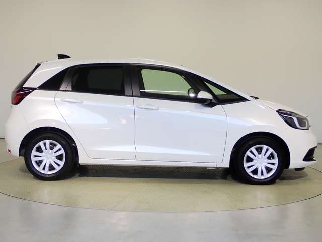 ホンダ フィット　ハイブリッド １．５ Ｅ：ＨＥＶ ホーム R5年 (関東) 99