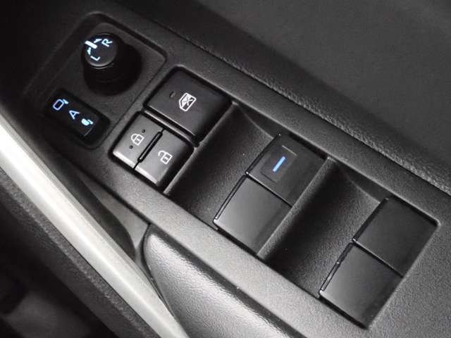 トヨタ カローラクロス　ハイブリッド １．８ ハイブリッド Ｓ R4年 (関東) 99