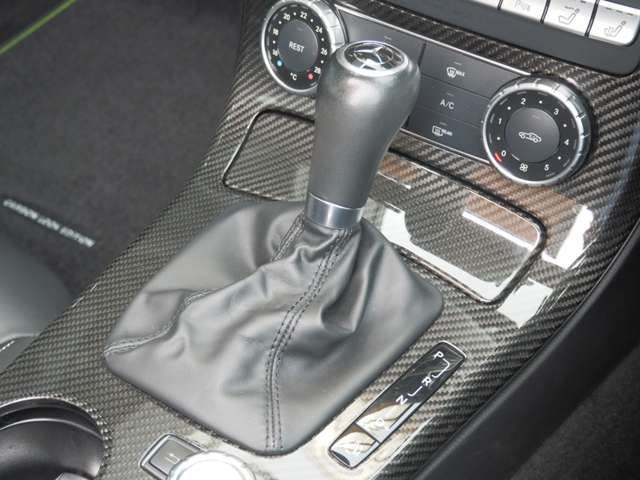 メルセデスベンツ ＳＬＫクラス ＳＬＫ２００　カーボンルックエディション H26年 (近畿) 99