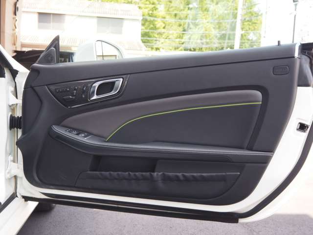 メルセデスベンツ ＳＬＫクラス ＳＬＫ２００　カーボンルックエディション H26年 (近畿) 99