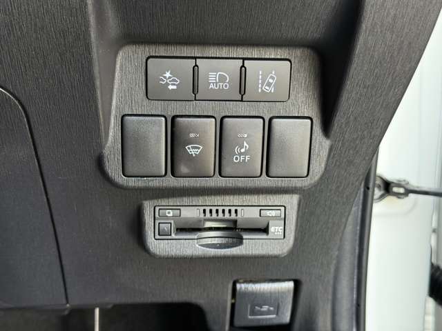 トヨタ プリウスΑ １．８ Ｇ H29年 () 99