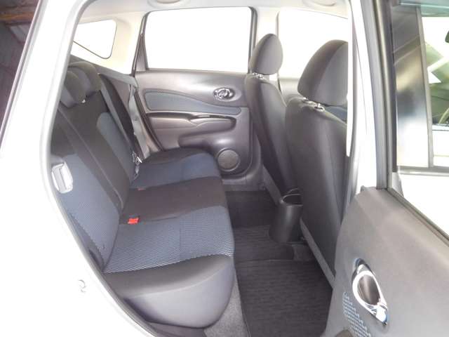 日産 ノート １．２ Ｘ ＤＩＧ－Ｓ H26年 (九州・沖縄) 99