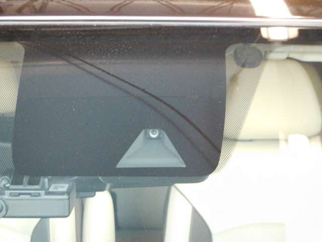 日産 ノート １．２ Ｅ－ＰＯＷＥＲ メダリスト R1年 (九州・沖縄) 99