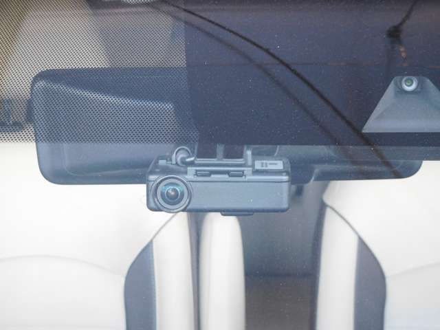 日産 ノート １．２ Ｅ－ＰＯＷＥＲ メダリスト R1年 (九州・沖縄) 99