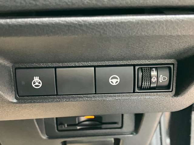 日産 ノート １．２ Ｘ ＦＯＵＲ ４ＷＤ R4年 (東北) 99