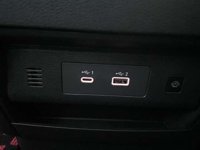 日産 セレナ １．４ Ｅ－４ＯＲＣＥ ハイウェイスターＶ ４ＷＤ R7年 (東北) 99