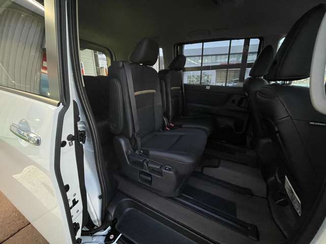 日産 セレナ １．４ Ｅ－４ＯＲＣＥ ハイウェイスターＶ ４ＷＤ R7年 (東北) 99