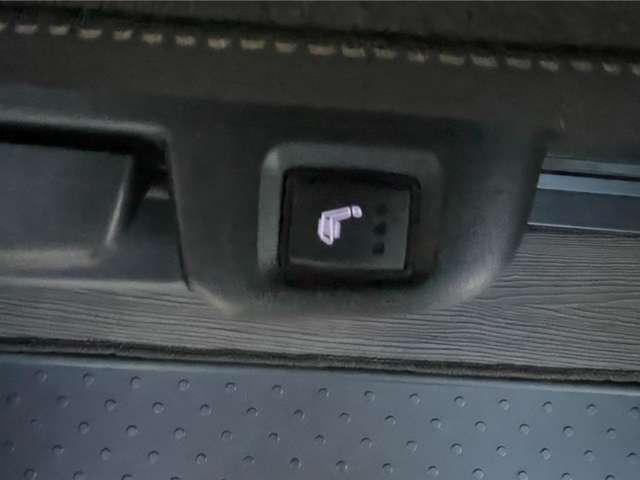 日産 セレナ １．４ Ｅ－４ＯＲＣＥ ハイウェイスターＶ ４ＷＤ R7年 (東北) 99