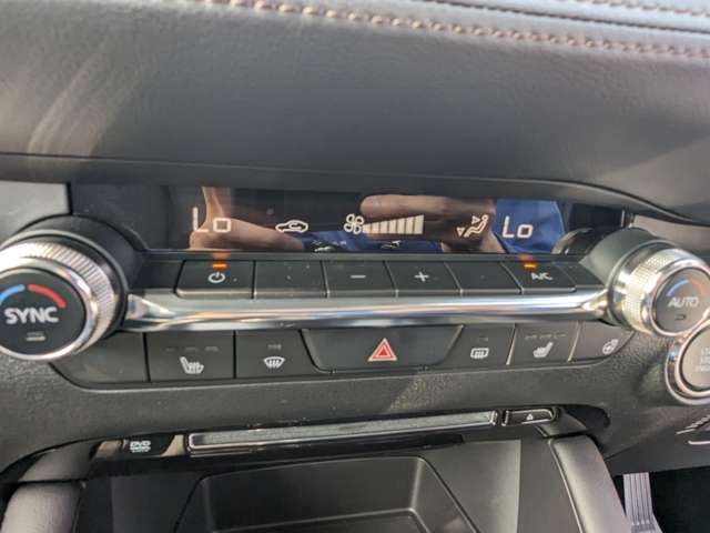 マツダ ＭＡＺＤＡ３　セダン １．８ ＸＤ Ｌパッケージ ディーゼルターボ R4年 (九州・沖縄) 99