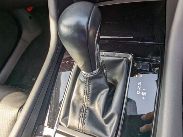 マツダ ＭＡＺＤＡ３　セダン １．８ ＸＤ Ｌパッケージ ディーゼルターボ R4年 (九州・沖縄) 99