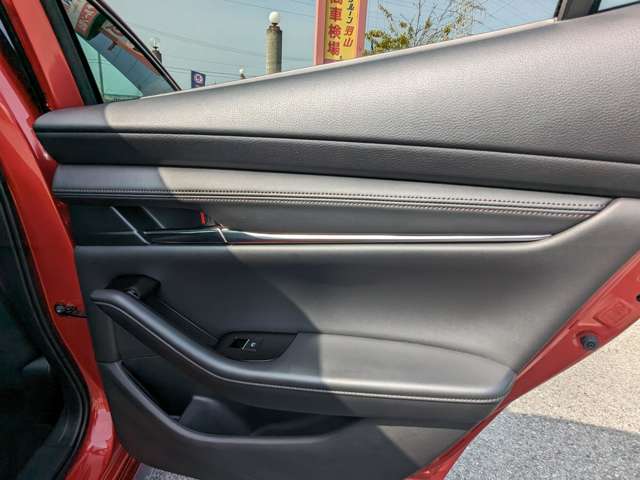 マツダ ＭＡＺＤＡ３　セダン １．８ ＸＤ Ｌパッケージ ディーゼルターボ R4年 (九州・沖縄) 99