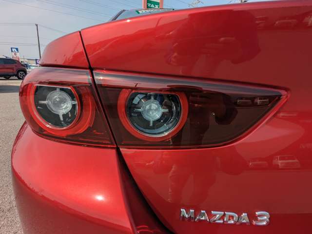 マツダ ＭＡＺＤＡ３　セダン １．８ ＸＤ Ｌパッケージ ディーゼルターボ R4年 (九州・沖縄) 99