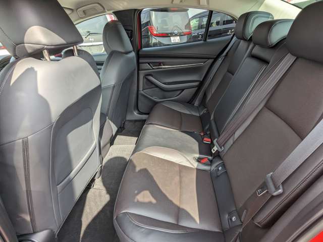 マツダ ＭＡＺＤＡ３　セダン １．８ ＸＤ Ｌパッケージ ディーゼルターボ R4年 (九州・沖縄) 99