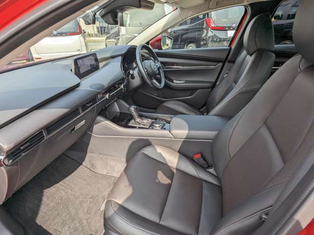 マツダ ＭＡＺＤＡ３　セダン １．８ ＸＤ Ｌパッケージ ディーゼルターボ R4年 (九州・沖縄) 99