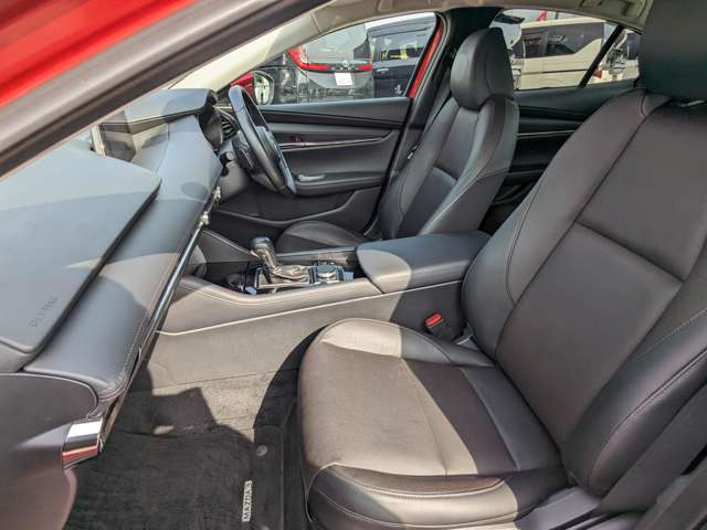 マツダ ＭＡＺＤＡ３　セダン １．８ ＸＤ Ｌパッケージ ディーゼルターボ R4年 (九州・沖縄) 99