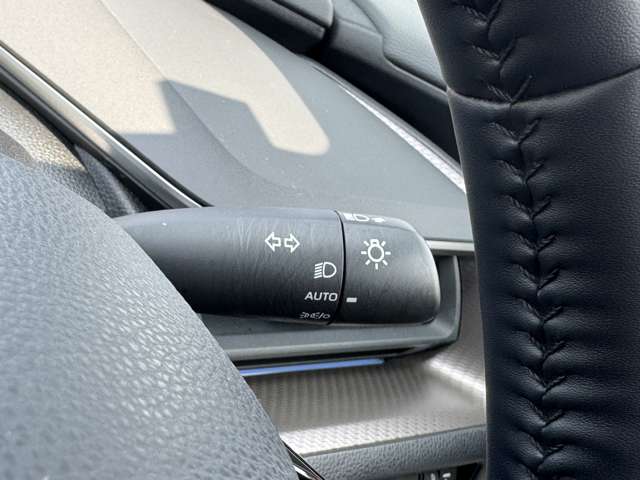 トヨタ プリウス ２．０ Ｚ R5年 (九州・沖縄) 99