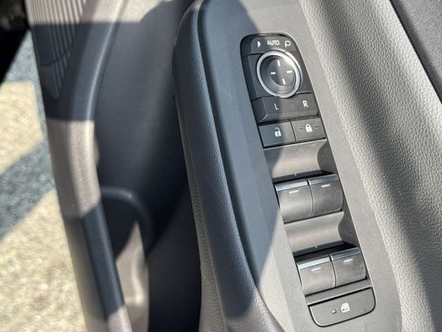 トヨタ プリウス ２．０ Ｚ R5年 (九州・沖縄) 99