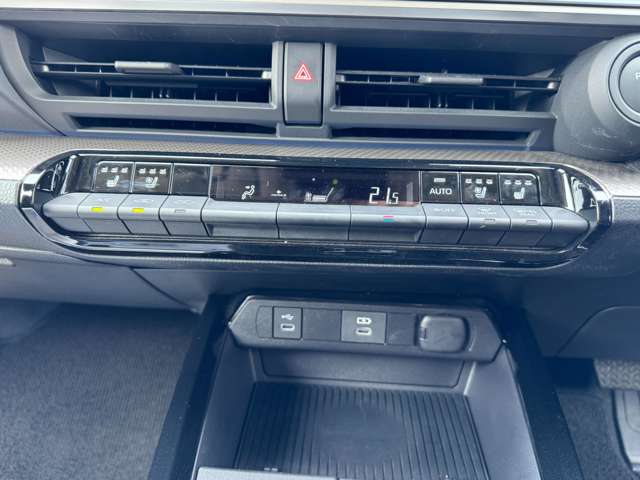 トヨタ プリウス ２．０ Ｚ R5年 (九州・沖縄) 99