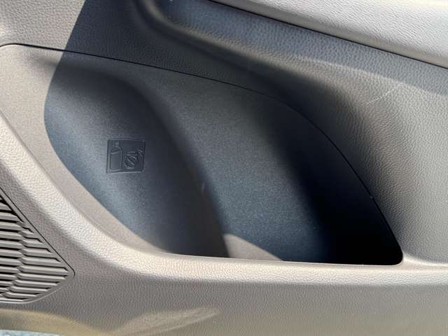 トヨタ プリウス ２．０ Ｚ R5年 (九州・沖縄) 99