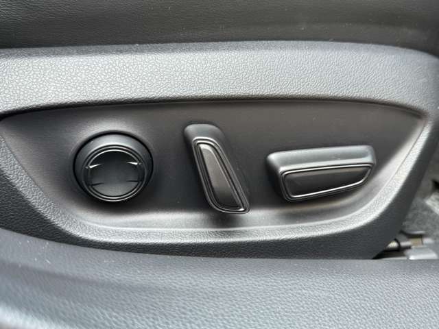 トヨタ プリウス ２．０ Ｚ R5年 (九州・沖縄) 99