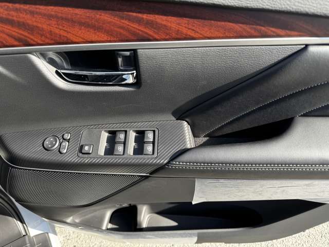 三菱 デリカ　Ｄ：５ ２．２ Ｐ ディーゼルターボ ４ＷＤ R6年 (九州・沖縄) 99