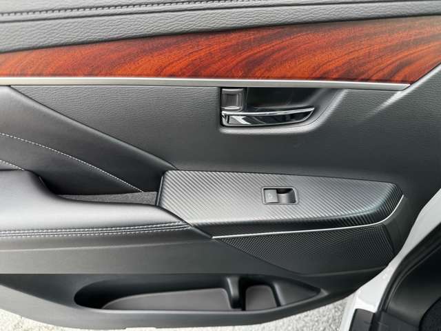 三菱 デリカ　Ｄ：５ ２．２ Ｐ ディーゼルターボ ４ＷＤ R6年 (九州・沖縄) 99