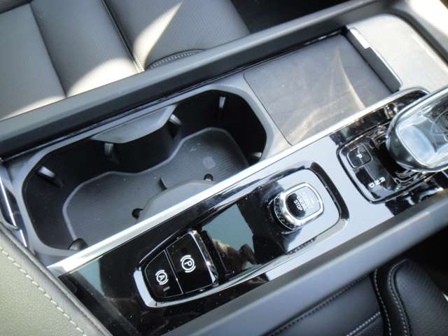 ボルボ ＸＣ６０ ウルトラ Ｂ５ ＡＷＤ ４ＷＤ R6年 (東北) 99